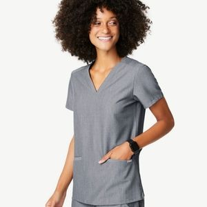 FIGS Casma Three-Pocket Scrub Top